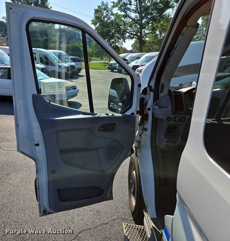 image for item EC4323 2015 Ford Transit 150 van