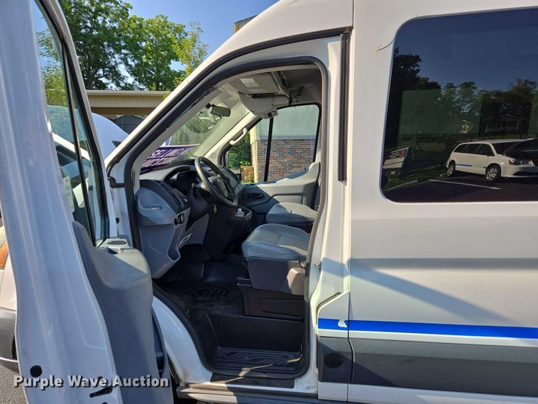 image for item EC4323 2015 Ford Transit 150 van