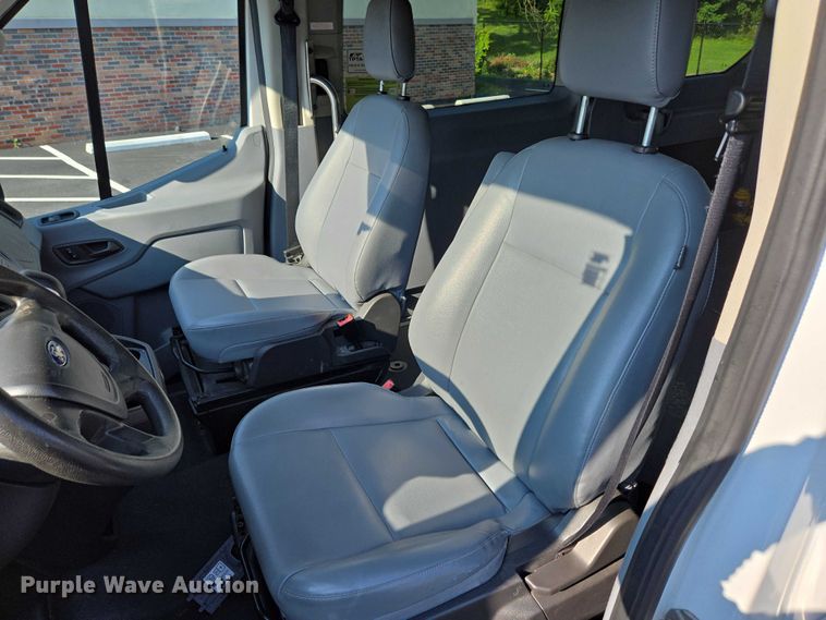 image for item EC4323 2015 Ford Transit 150 van