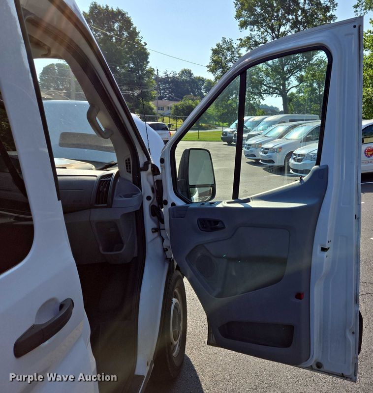 image for item EC4323 2015 Ford Transit 150 van