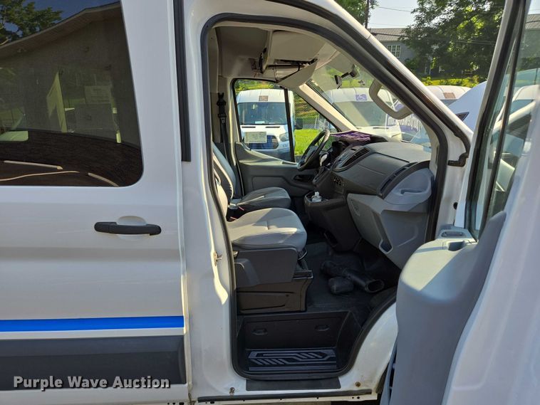 image for item EC4323 2015 Ford Transit 150 van