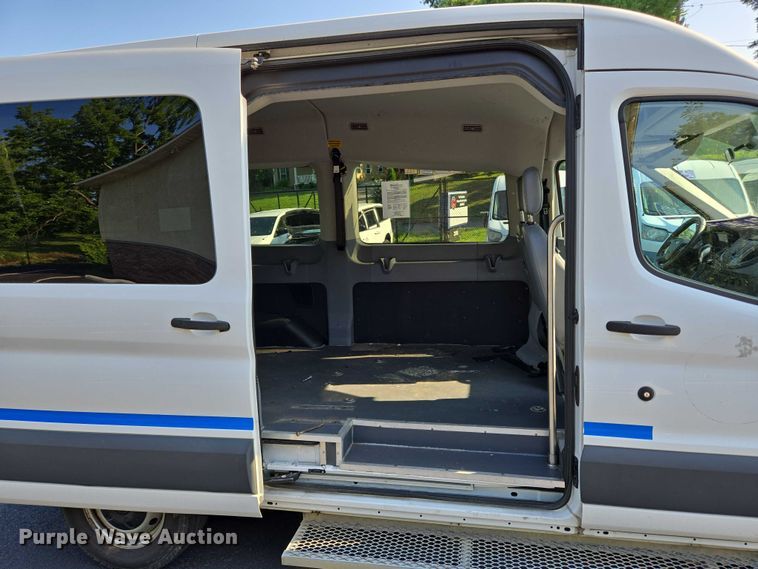 image for item EC4323 2015 Ford Transit 150 van