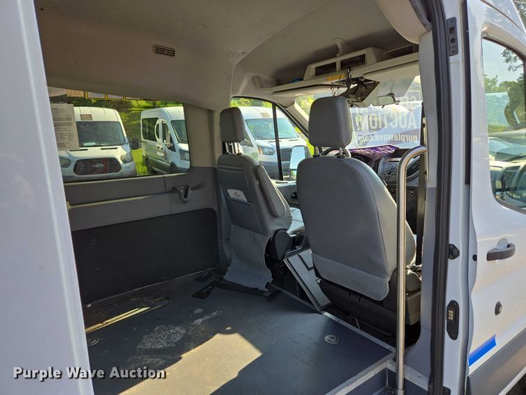 image for item EC4323 2015 Ford Transit 150 van