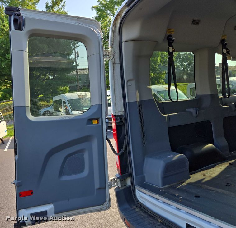 image for item EC4323 2015 Ford Transit 150 van