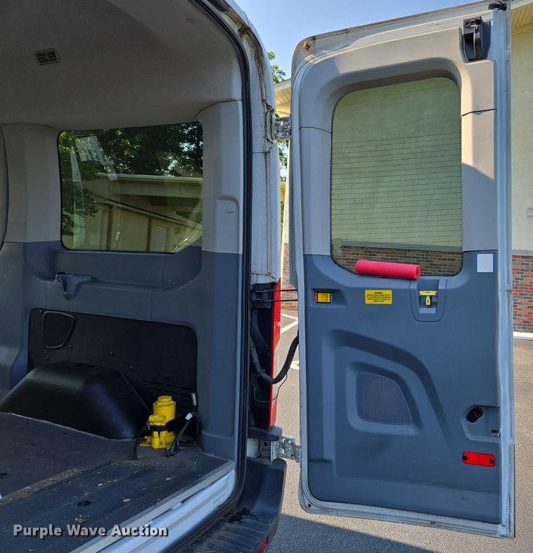 image for item EC4323 2015 Ford Transit 150 van