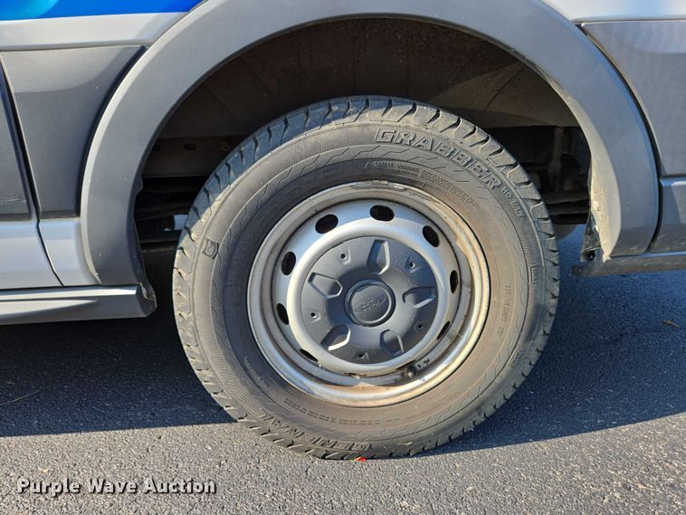 image for item EC4323 2015 Ford Transit 150 van