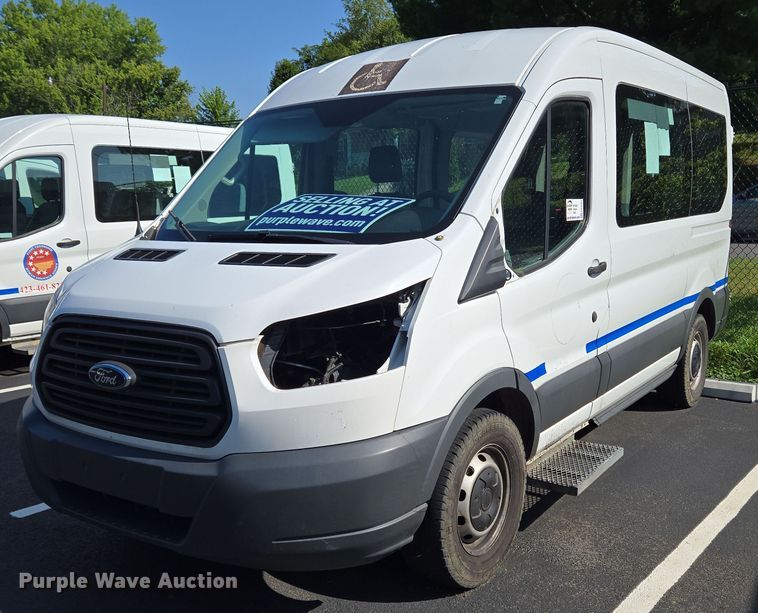 image for item EC4324 2017 Ford Transit 150 van