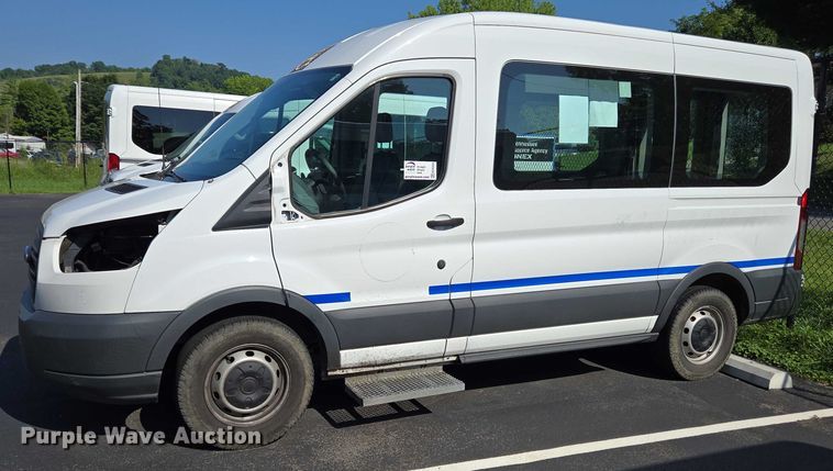 image for item EC4324 2017 Ford Transit 150 van