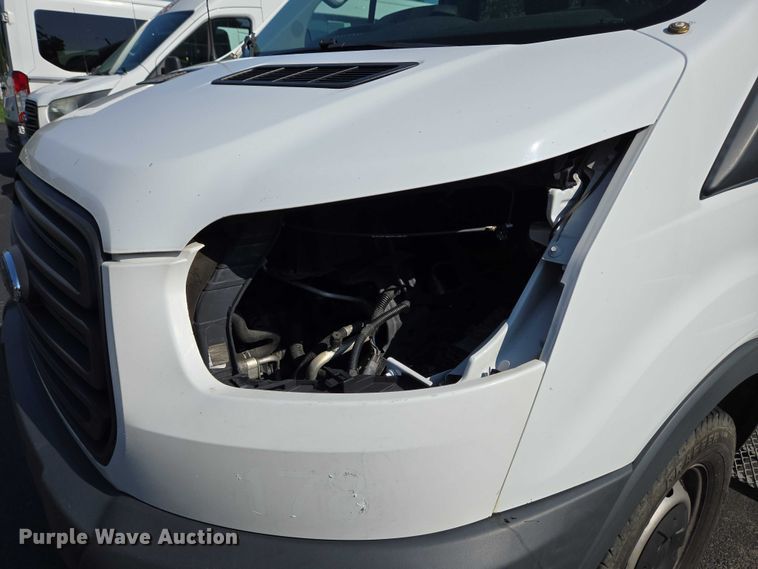 image for item EC4324 2017 Ford Transit 150 van