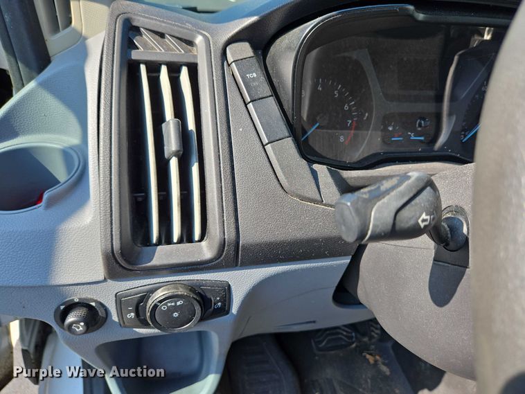 image for item EC4324 2017 Ford Transit 150 van