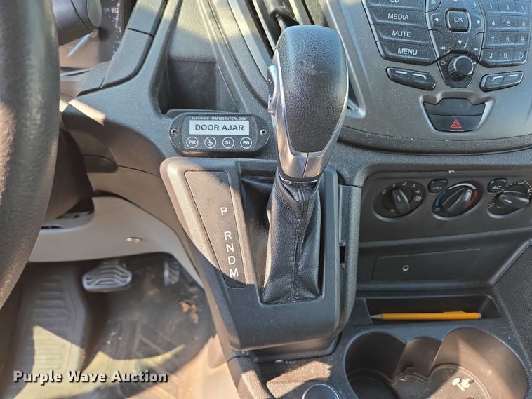 image for item EC4324 2017 Ford Transit 150 van