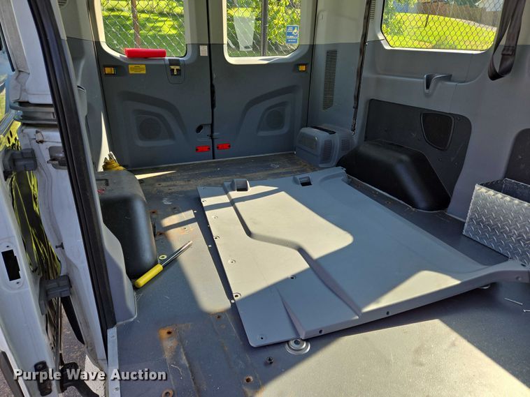 image for item EC4324 2017 Ford Transit 150 van