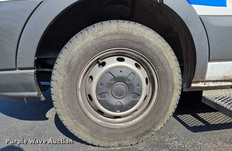 image for item EC4324 2017 Ford Transit 150 van