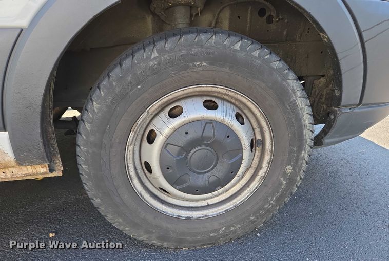 image for item EC4324 2017 Ford Transit 150 van