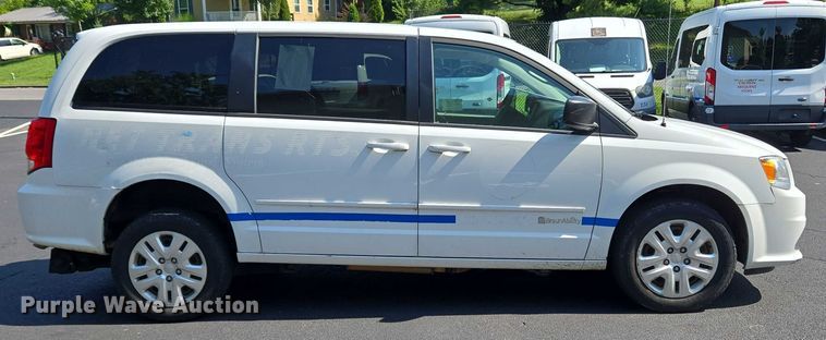 image for item EC4326 2017 Dodge Grand Caravan handicap accessible van