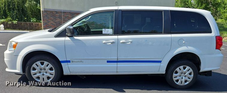 image for item EC4326 2017 Dodge Grand Caravan handicap accessible van