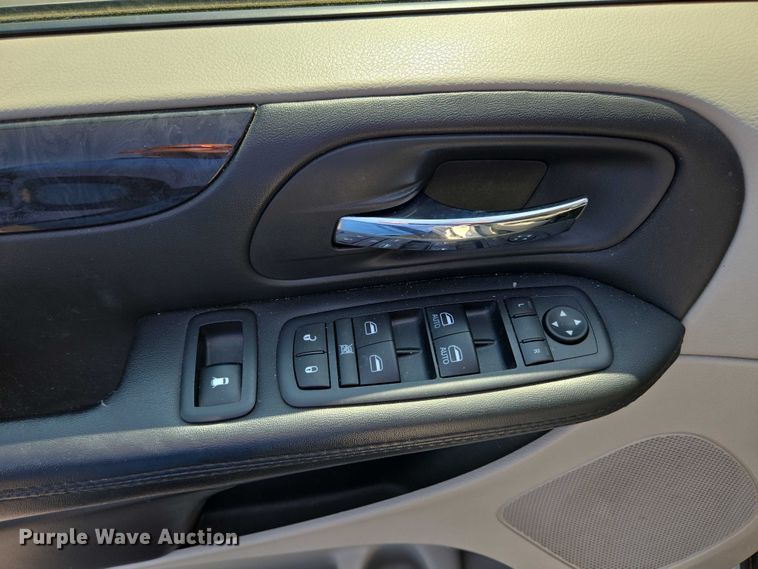 image for item EC4326 2017 Dodge Grand Caravan handicap accessible van