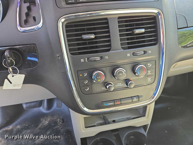 image for item EC4326 2017 Dodge Grand Caravan handicap accessible van