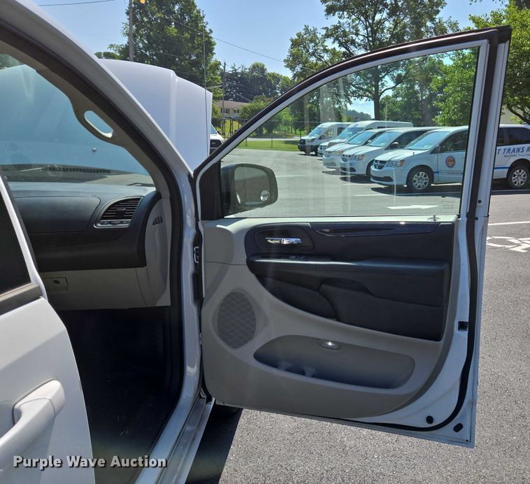 image for item EC4326 2017 Dodge Grand Caravan handicap accessible van