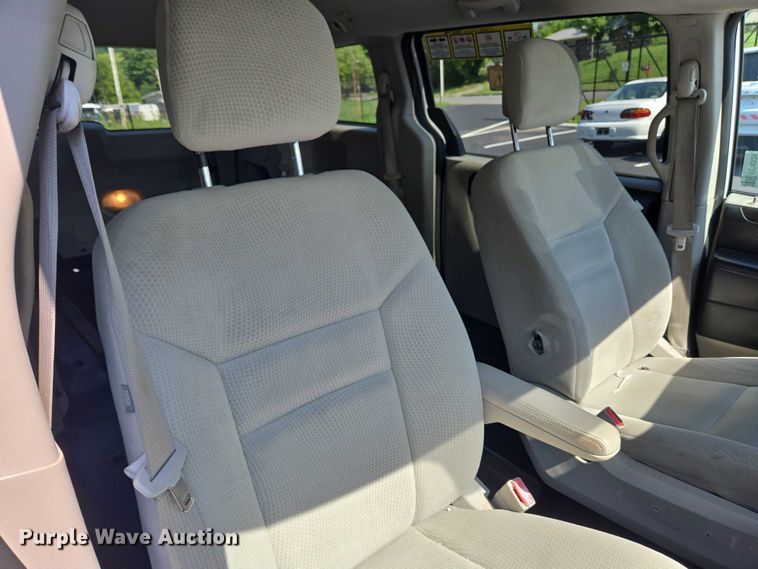 image for item EC4326 2017 Dodge Grand Caravan handicap accessible van