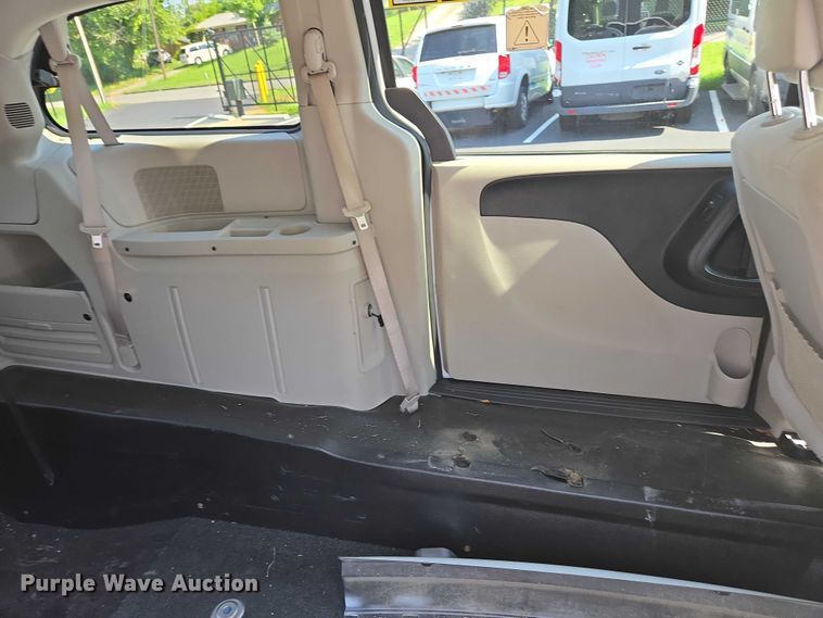 image for item EC4326 2017 Dodge Grand Caravan handicap accessible van