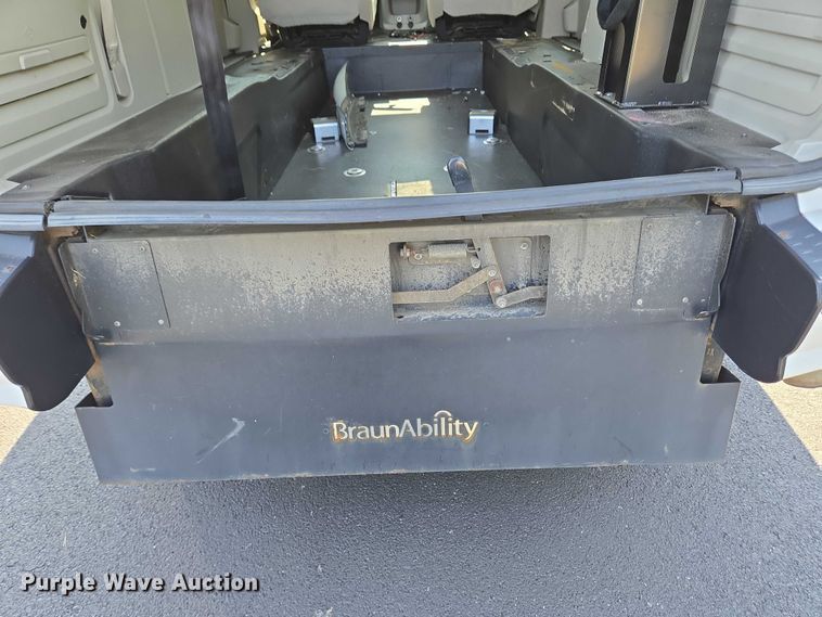 image for item EC4326 2017 Dodge Grand Caravan handicap accessible van