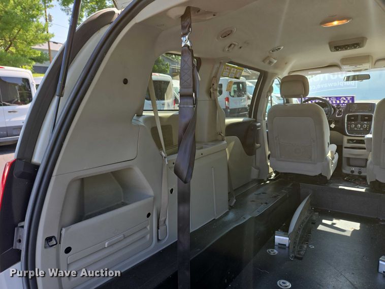 image for item EC4326 2017 Dodge Grand Caravan handicap accessible van