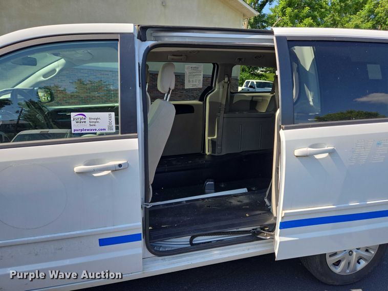 image for item EC4326 2017 Dodge Grand Caravan handicap accessible van