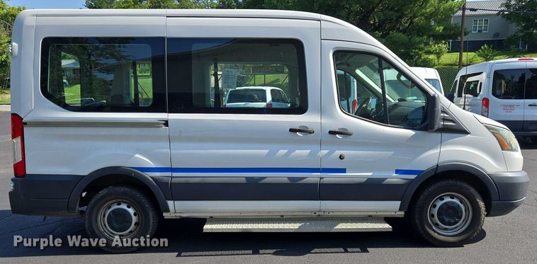 image for item EC4327 2016 Ford Transit 150 van