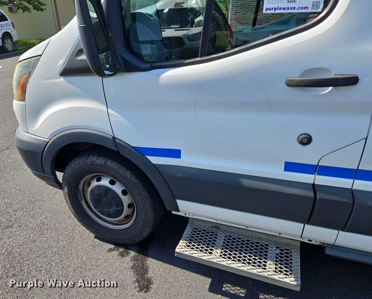 image for item EC4327 2016 Ford Transit 150 van