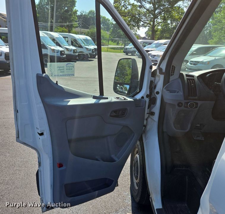 image for item EC4327 2016 Ford Transit 150 van