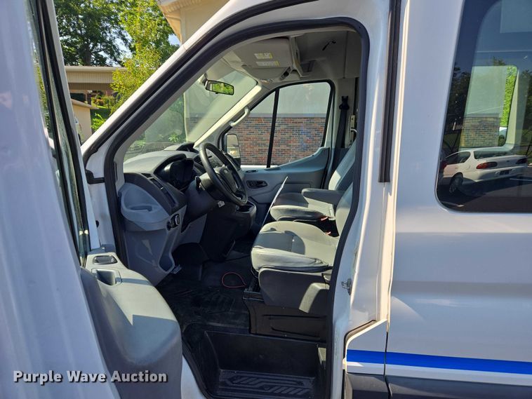 image for item EC4327 2016 Ford Transit 150 van