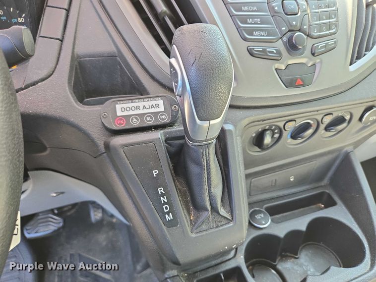 image for item EC4327 2016 Ford Transit 150 van