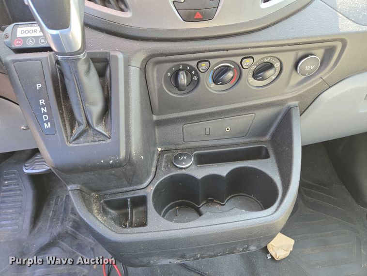 image for item EC4327 2016 Ford Transit 150 van