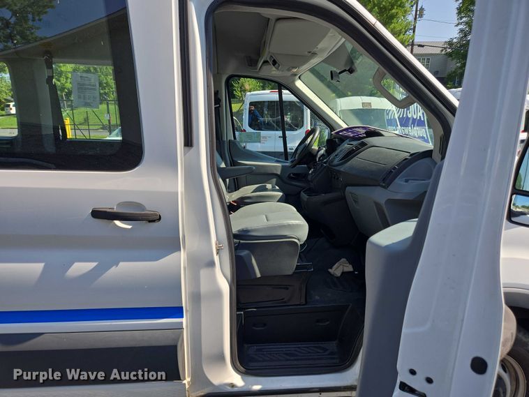 image for item EC4327 2016 Ford Transit 150 van