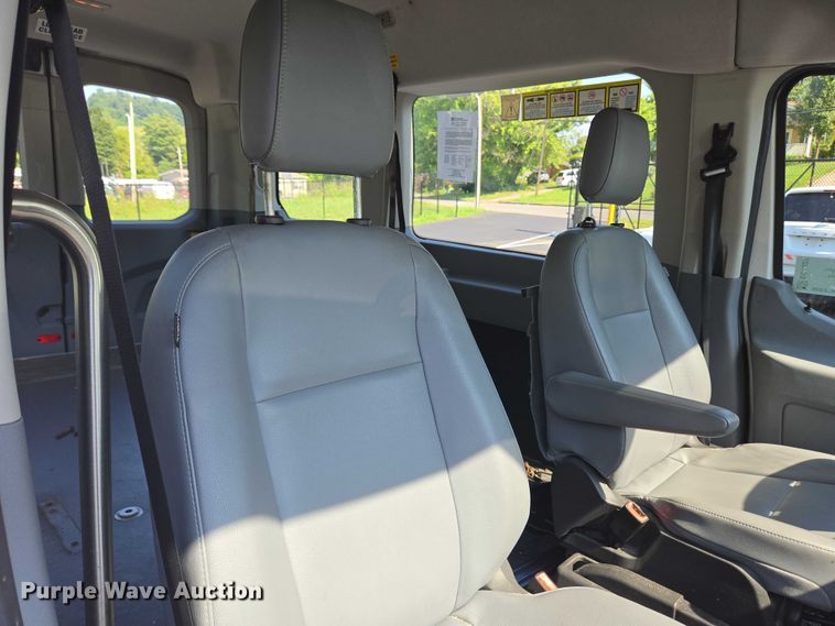 image for item EC4327 2016 Ford Transit 150 van