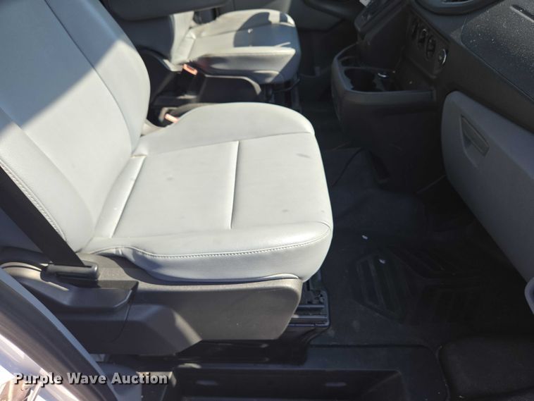 image for item EC4327 2016 Ford Transit 150 van