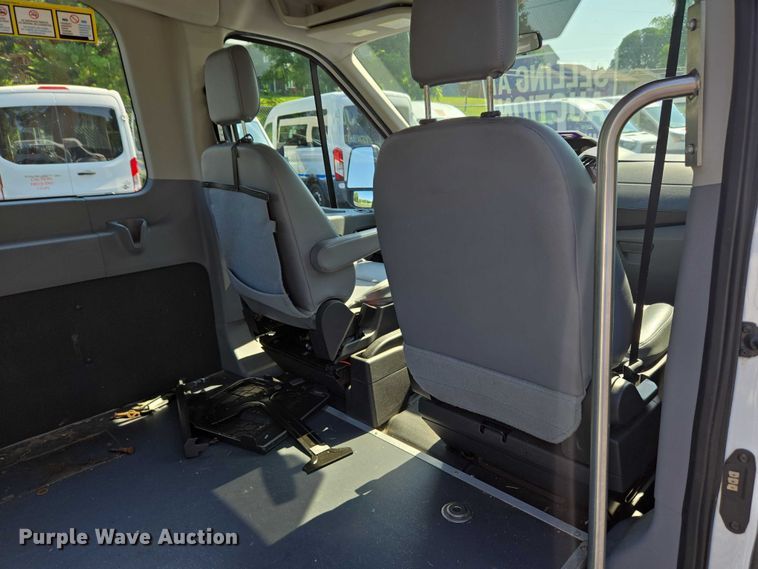 image for item EC4327 2016 Ford Transit 150 van