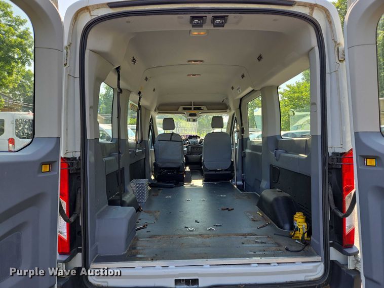 image for item EC4327 2016 Ford Transit 150 van