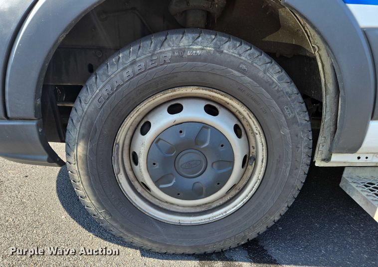 image for item EC4327 2016 Ford Transit 150 van