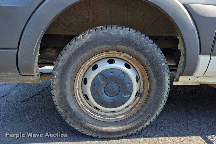 image for item EC4327 2016 Ford Transit 150 van