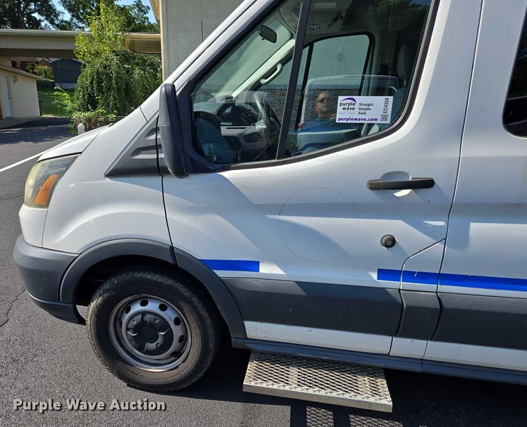 image for item EC4328 2015 Ford Transit 150 van