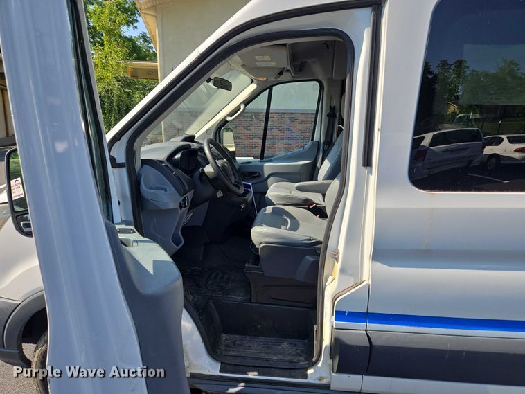 image for item EC4328 2015 Ford Transit 150 van