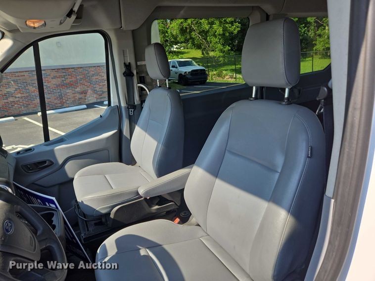 image for item EC4328 2015 Ford Transit 150 van