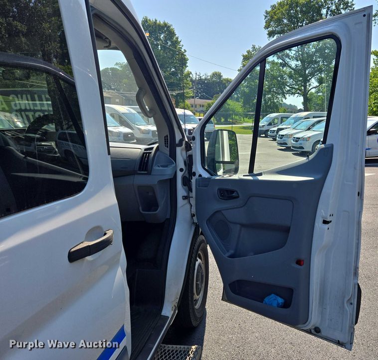 image for item EC4328 2015 Ford Transit 150 van