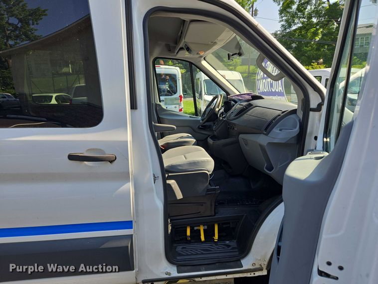 image for item EC4328 2015 Ford Transit 150 van