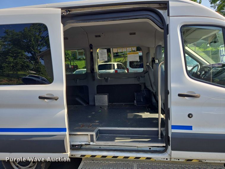 image for item EC4328 2015 Ford Transit 150 van