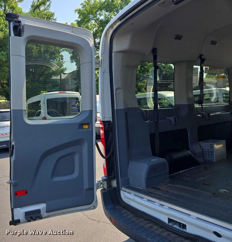 image for item EC4328 2015 Ford Transit 150 van