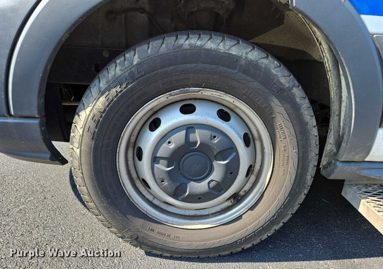 image for item EC4328 2015 Ford Transit 150 van