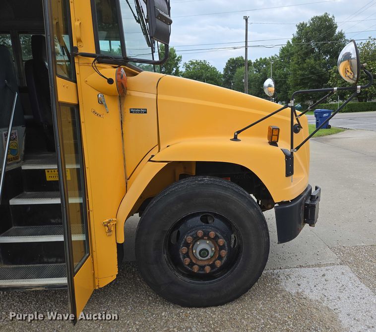 image for item ED2122 2007 Freightliner FS65 school bus